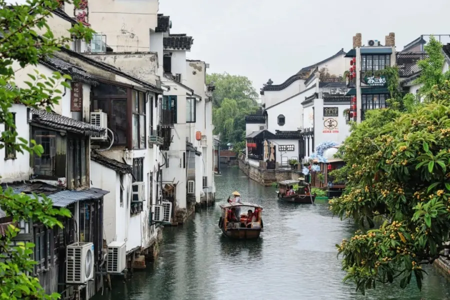 Ancient water town lanes in Suzhou, stone bridges and classic Jiangnan scenery