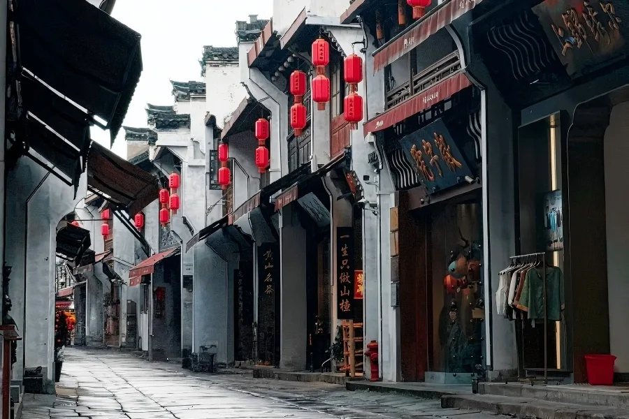 Tunxi Old Street, ancient Huizhou?style pedestrian street in Huangshan