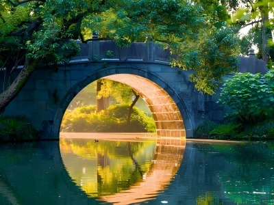 Hangzhou west lake tour with crowds