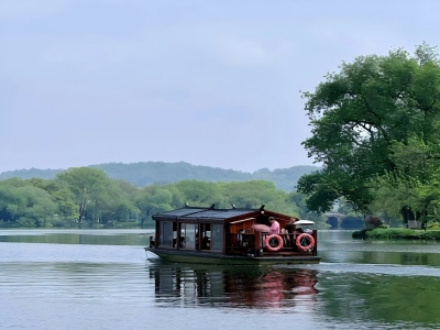 西湖公交船.jpg