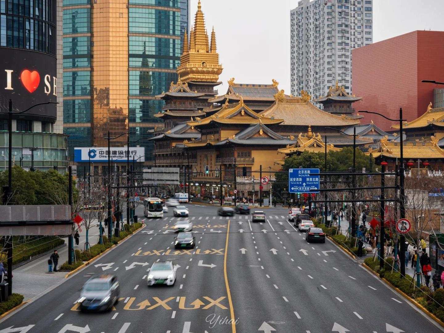 Jing'an Temple among modern skyscrapers in Shanghai