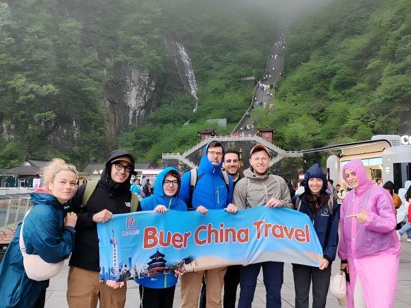 Visitors Enjoy Zhangjiajie Bailong Sky Ladder Tour Visitors Enjoy Zhangjiajie Bailong Sky Ladder Tour