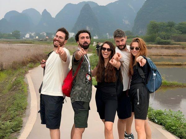 Visitors Enjoy Longji Day Tour Visitors Enjoy Longji Day Tour