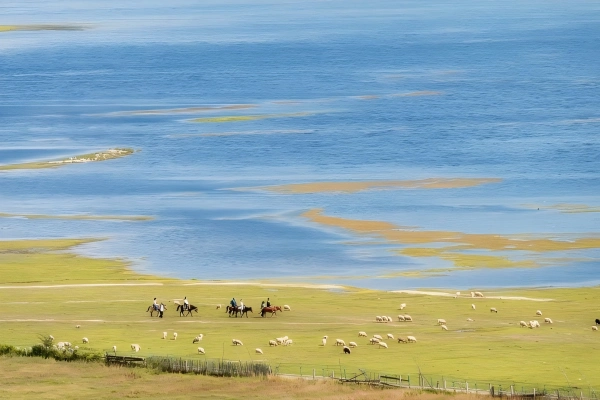 Explore The Tranquil Beauty of Erhai With Our Yunnan Private Tour