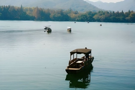 Spend one day in Hangzhou with must-see places
