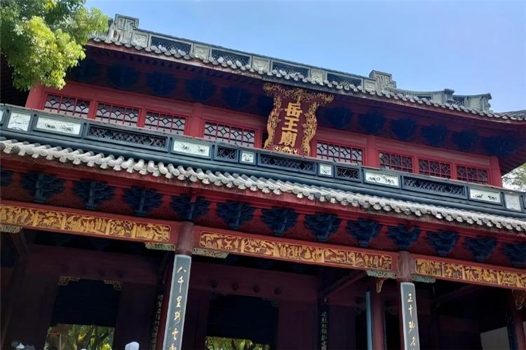 Hangzhou Yuewang Temple Yuewang Temple in Hangzhou showing solemn ancient Chinese memorial architecture