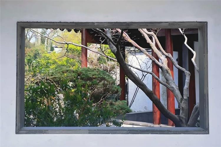 Guo's Villa (Fenyang Villa) on Yanggong Causeway West Lake Hangzhou, hailed as the crown of West Lake classical gardens, a well-preserved late Qing private Jiangnan garden with exquisite pavilions, ponds and rockeries
