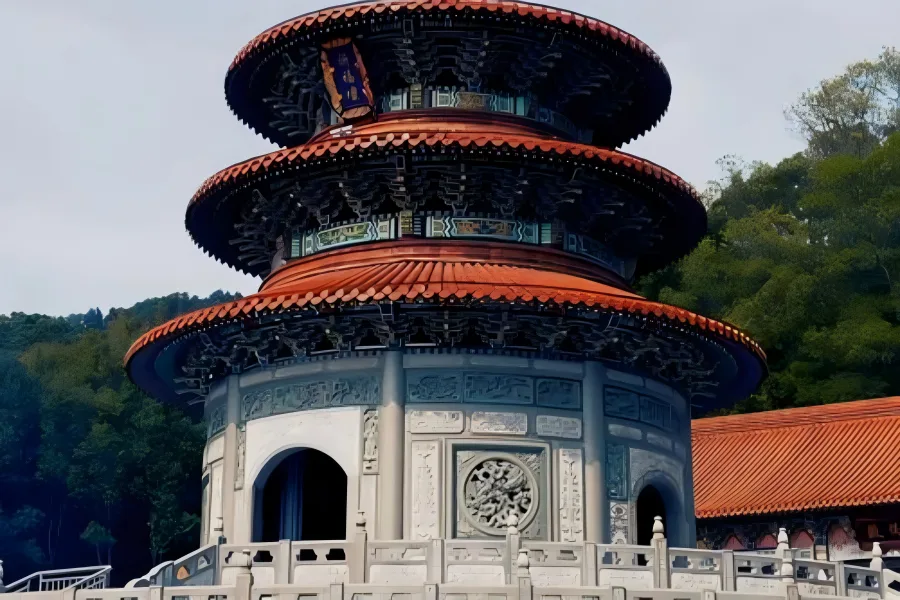 Puji Temple in Zhoushan showing grand ancient Buddhist halls and tranquil courtyard scenery on Putuo Mountain