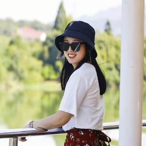 Bonnie Bonnie - Manager