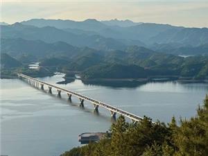 The magnificent lake scenery during Qiandao Lake day tour from Hangzhou