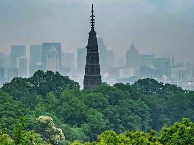 Baochu Pagoda Ancient Tower and Hangzhou City Skyline Day Tour from Hangzhou