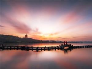 Hangzhou One-Day Photo Tour with Beautiful West Lake Landscapes