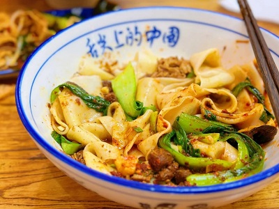 Shaanxi Biangbiang Noodles Spicy Hand-pulled Noodles Local Xi'an Food Tour