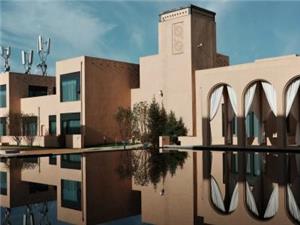 Wanda Realm Dunhuang Hotel in Gansu featuring elegant desert-inspired architecture