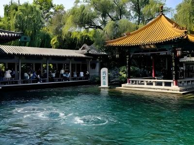 Baotu Spring in Jinan with clear spring water and traditional Chinese pavilions