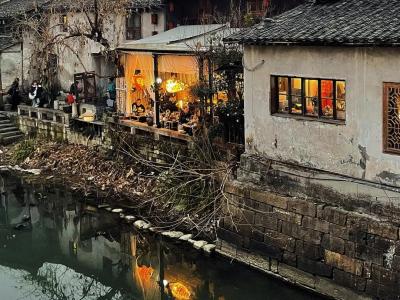 Xiaohezhi Street in Hangzhou exudes an antique charm