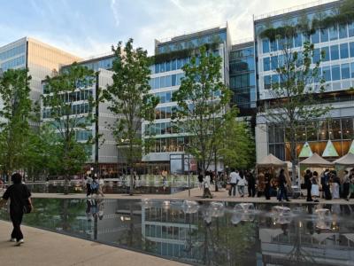 Hangzhou Tianmuli Pedestrian Street and Glass Mall