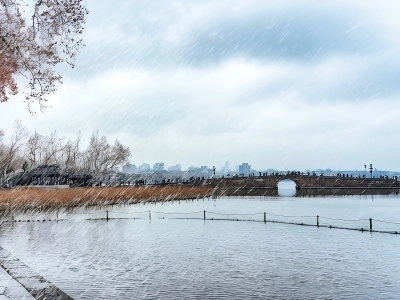 Broken Bridge West Lake Hangzhou in Winter Snow