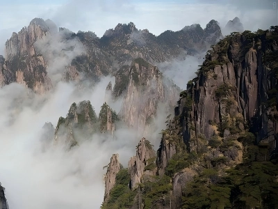 Huangshan Rocky Peaks and Cloud Sea