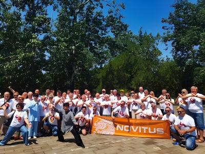 Group of overseas tourists learning?to?take Tai?Chi at The Temple of Heaven