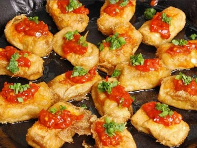 Huizhou fried hairy tofu local street food
