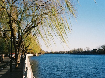 Leisurely scenery at noon in Shichahai Beijing