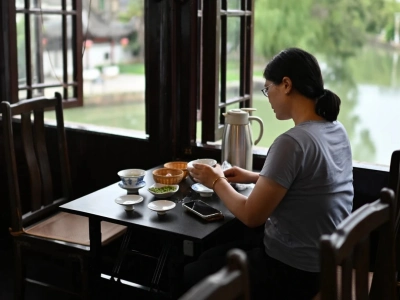 Riverside Teahouse in Tongli Water Town