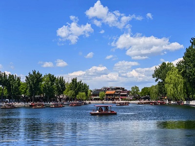 Shichahai cruise and scenery on a sunny day