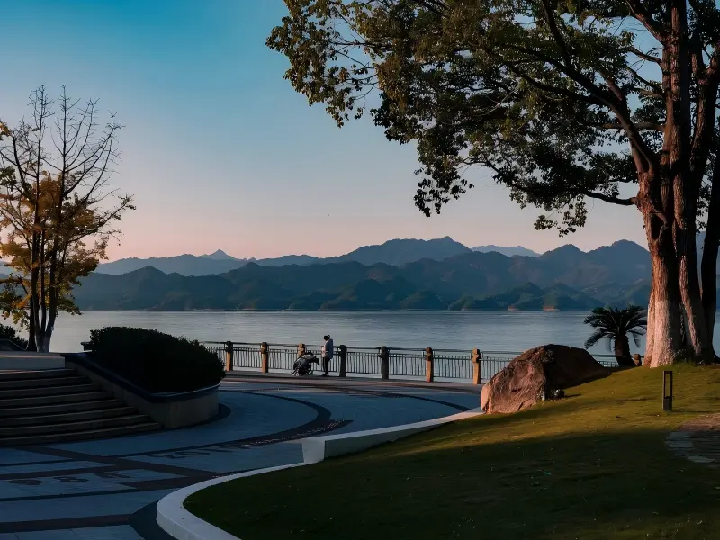 Qiandao Lake Lakeside Park View