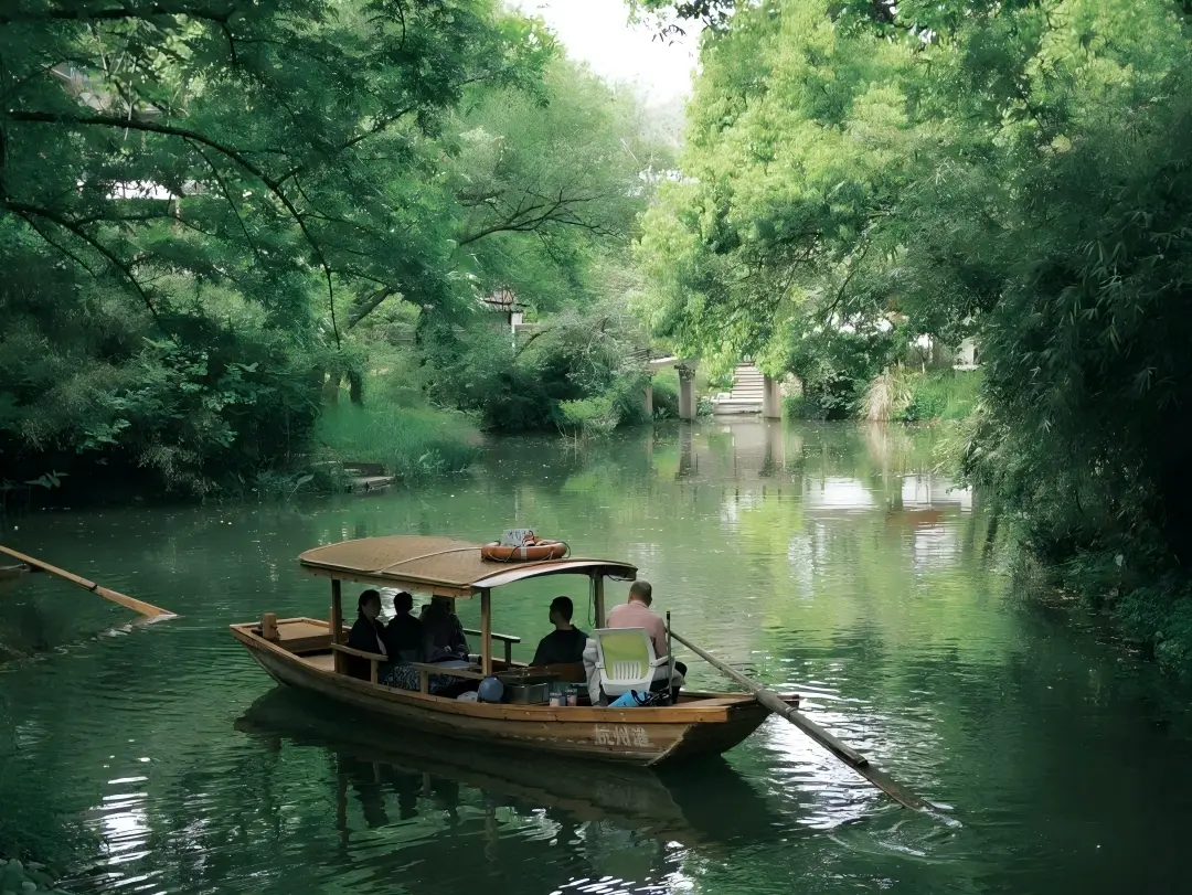 Wooden Rowing Boat in Xixi Wetland Wooden Rowing Boat in Xixi Wetland