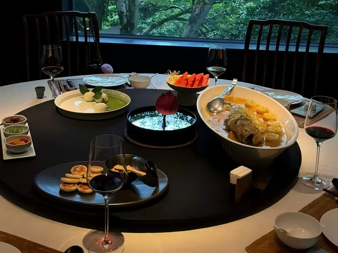 Fine Hangzhou Cuisine at Guiyu Mountain House